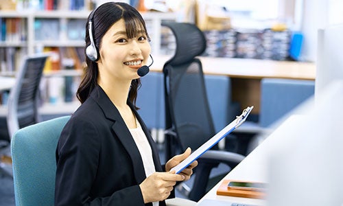 振り向くオペレーター